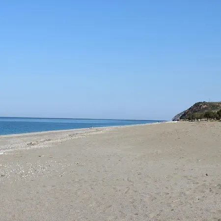 Holiday home Melilofos Avlonarion